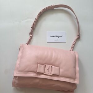 FERRAGAMO
Viva bow bag nylund pink